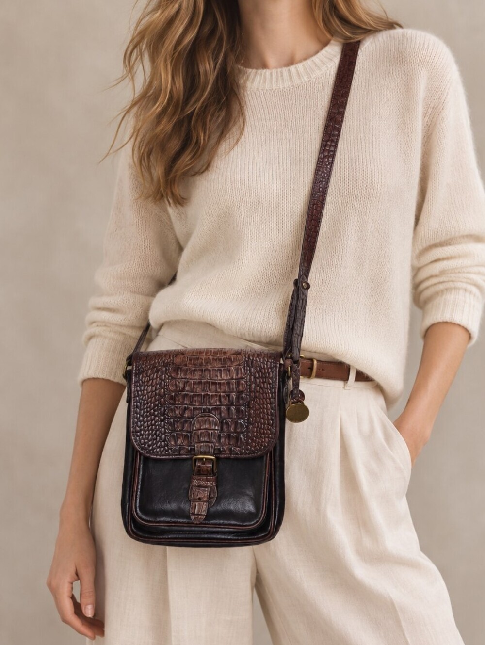 Vintage Brahmin Brown Leather Croc-Embossed Flap Over Crossbody Black Body Bag